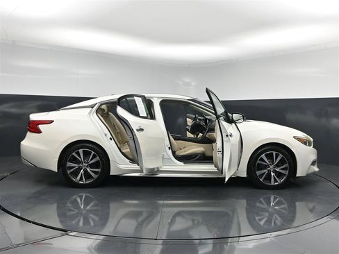 Used 2017 Nissan Maxima 3.5 SL FWD image 39