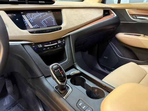 Used 2018 Cadillac XT5 Platinum w/ Driver Assist Package image 29