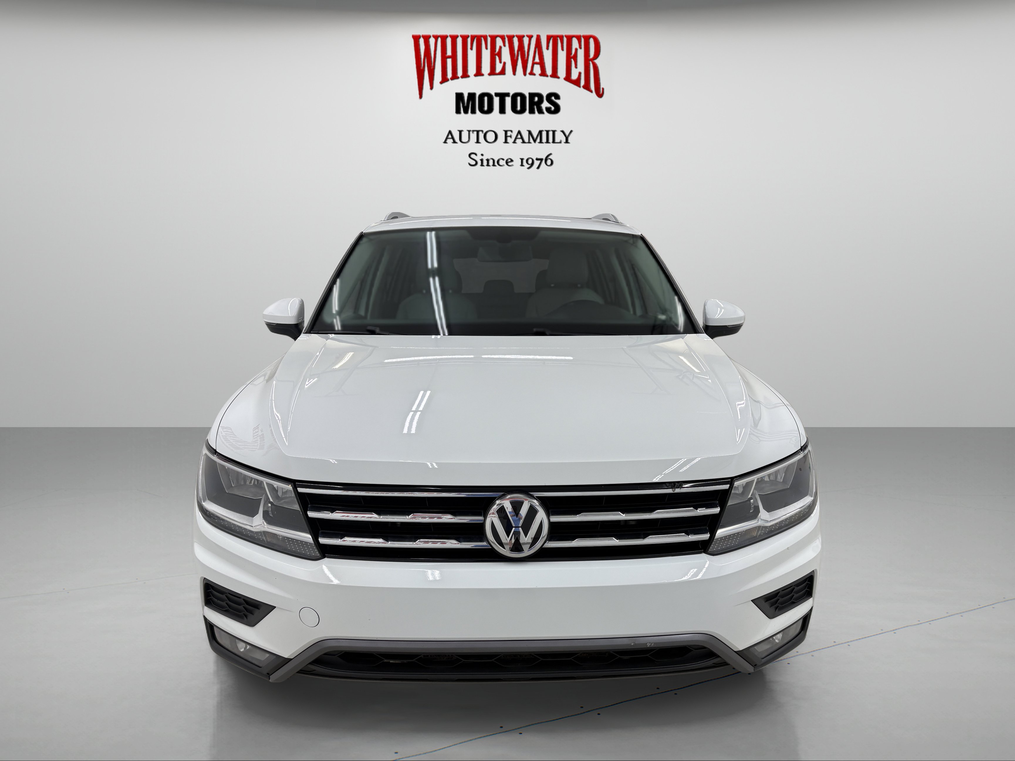 Used 2018 Volkswagen Tiguan SEL AWD/4WD image 6