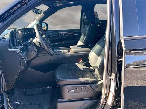 Certified 2024 Cadillac Escalade ESV Sport Platinum w/ LPO, Floor Liner Package image 21