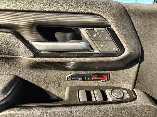 Used 2025 GMC Sierra 1500 AT4 AWD/4WD image 13