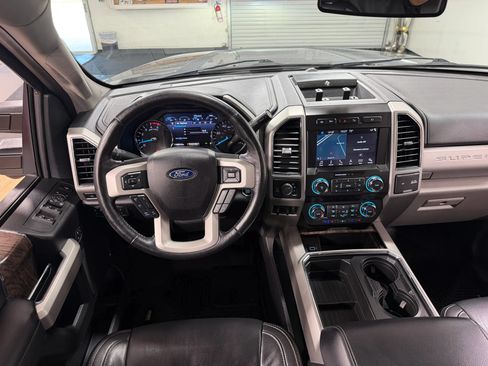 Used 2019 Ford F250 Lariat w/ Lariat Ultimate Package AWD/4WD image 23