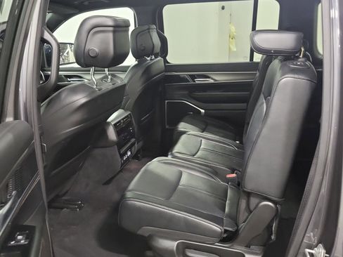 Used 2024 Jeep Wagoneer Series II AWD/4WD image 14