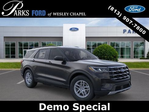 New 2026 Ford Explorer Active RWD image 7