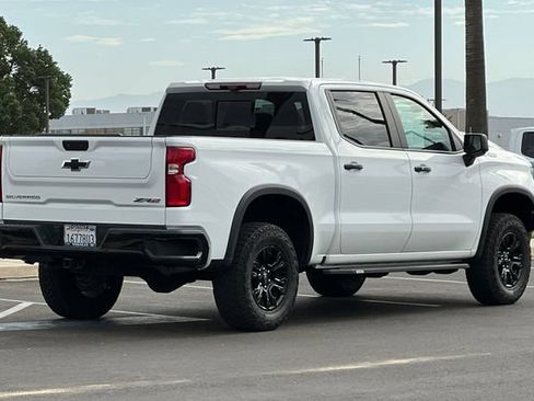 Used 2023 Chevrolet Silverado 1500 ZR2 w/ Technology Package AWD/4WD image 4