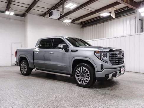 Used 2025 GMC Sierra 1500 Denali Ultimate AWD/4WD image 1