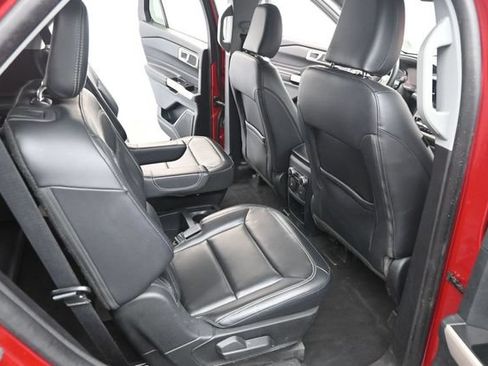 Used 2021 Ford Explorer XLT w/ Equipment Group 202A RWD image 31