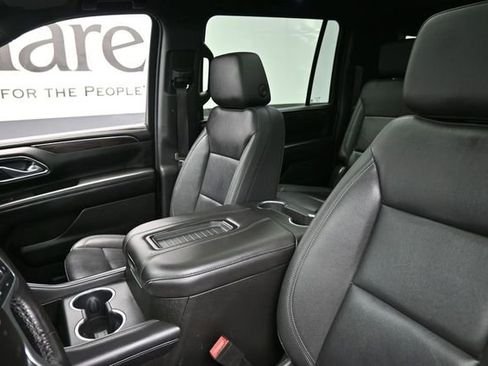 Used 2023 Chevrolet Suburban LT w/ LT Signature Plus Package AWD/4WD image 16
