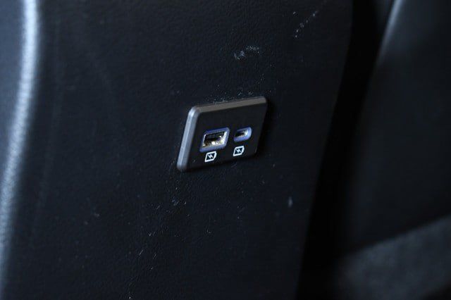 Used 2020 Nissan Maxima 3.5 SV w/ Floor Mat Group FWD image 19