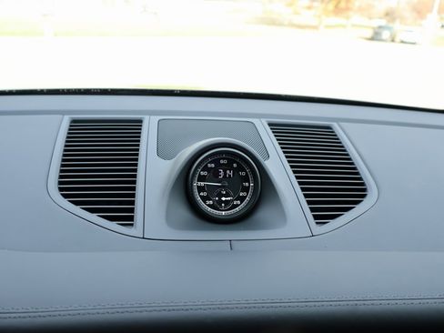 New 2026 Porsche Macan image 22