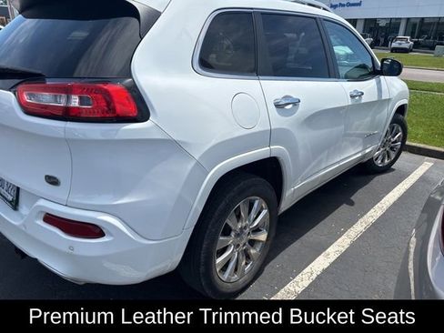 Used 2018 Jeep Cherokee Overland AWD/4WD image 3