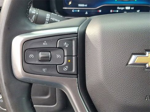 Used 2024 Chevrolet Suburban Premier image 20