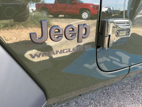 Used 2024 Jeep Wrangler Sport S image 7