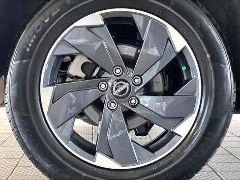 Used 2025 Nissan Rogue SV FWD image 34