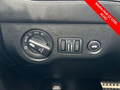 Used 2023 Dodge Charger Scat Pack w/ Daytona Edition Group image 17