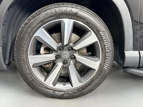 Used 2023 Honda Pilot Touring image 32