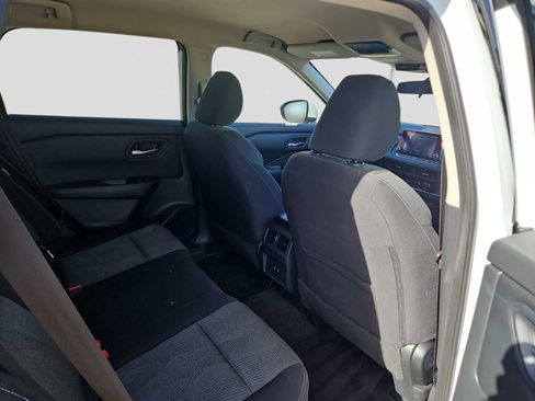 Used 2025 Nissan Rogue SV image 17