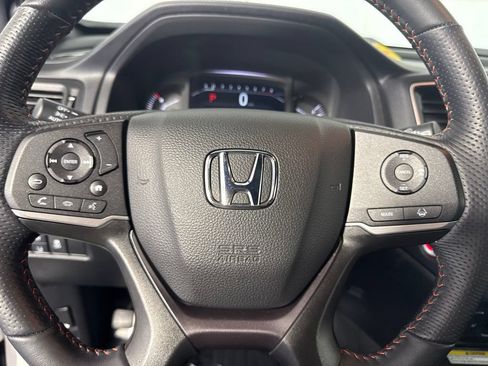 Certified 2023 Honda Passport TrailSport image 17