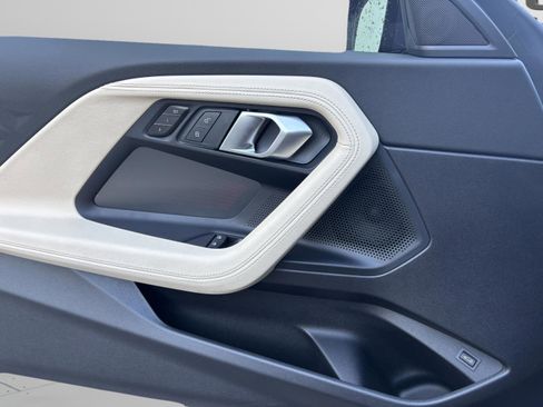 Used 2025 BMW 230i Coupe w/ Premium Package image 17