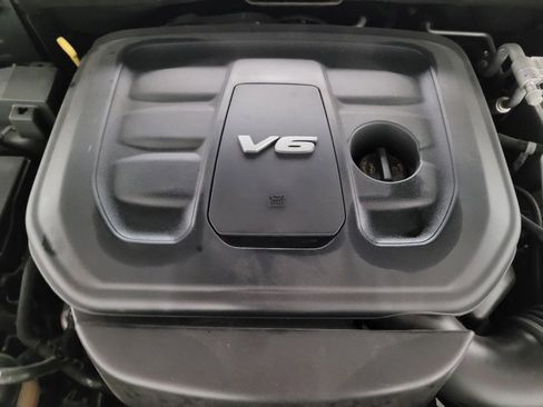 Used 2019 Jeep Grand Cherokee Laredo w/ Laredo X Package image 30