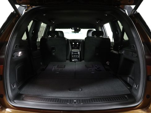 New 2026 Jeep Grand Cherokee L Limited AWD/4WD image 9