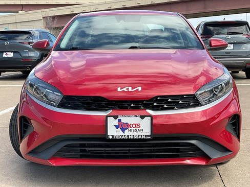 Used 2024 Kia Forte LXS image 3