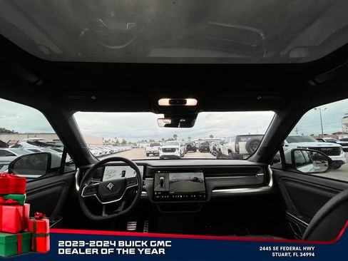 Used 2023 Rivian R1S Adventure image 15