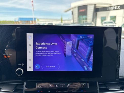 Used 2025 Toyota Sienna LE image 20