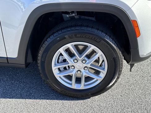 New 2025 Jeep Grand Cherokee L Laredo w/ Luxury Tech Group I image 11