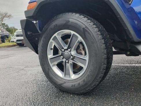 Used 2018 Jeep Wrangler Unlimited Sahara AWD/4WD image 37