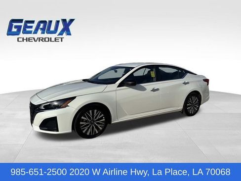 Used 2025 Nissan Altima 2.5 SV FWD image 1