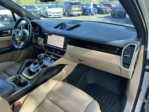 Used 2023 Porsche Cayenne S AWD/4WD image 20