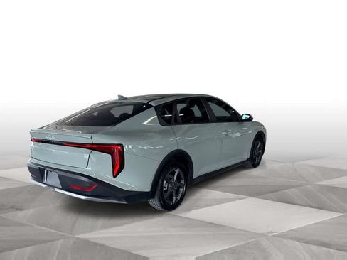 Used 2025 Kia K4 FWD image 8
