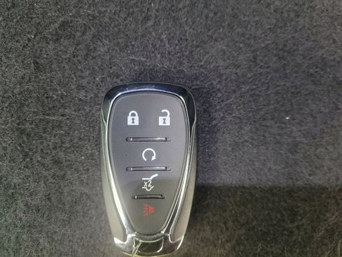 Used 2020 Chevrolet Equinox LT w/ Driver Convenience Package image 32