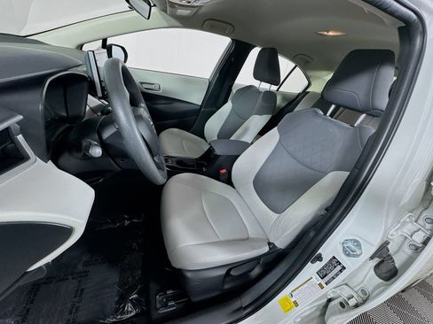 Used 2020 Toyota Corolla LE FWD image 12