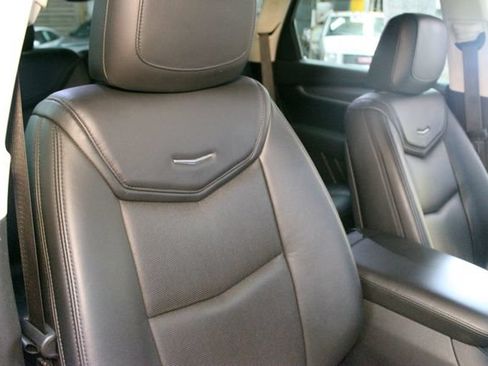 Used 2018 Cadillac XT5 Luxury w/ Driver Awareness Package AWD/4WD image 11