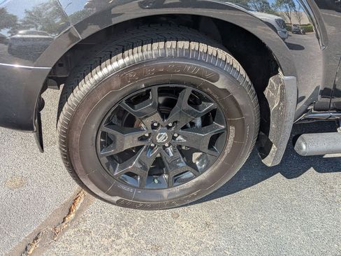 Used 2021 Nissan Frontier SV w/ Midnight Edition Floor Mats RWD image 12