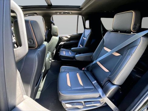 Used 2024 GMC Yukon AT4 w/ AT4 Premium Package AWD/4WD image 23