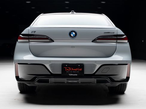 Used 2024 BMW i7 xDrive60 w/ M Sport Package RWD image 26