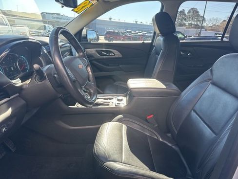 Used 2018 Chevrolet Traverse LT image 14