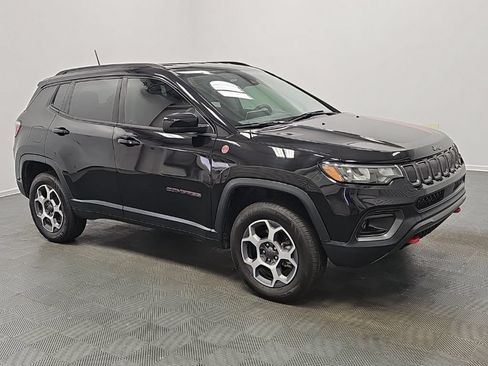 Used 2022 Jeep Compass Trailhawk AWD/4WD image 3