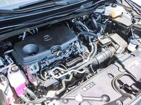 Used 2021 Toyota Sienna XLE w/ XLE Plus Package FWD image 27