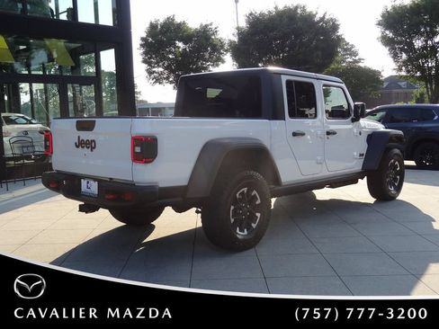 Used 2026 Jeep Gladiator Rubicon AWD/4WD image 4