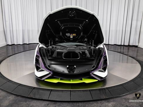 Used 2020 Lamborghini Sian Coupe image 9