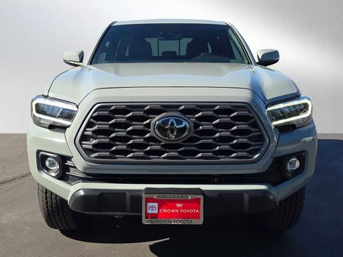 Used 2022 Toyota Tacoma TRD Off-Road image 8