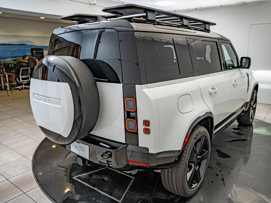 New 2026 Land Rover Defender 110 X-Dynamic SE AWD/4WD image 15