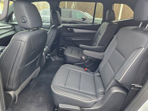 Certified 2025 Buick Enclave Preferred image 19