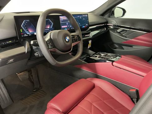 Certified 2025 BMW 530i w/ Premium Package RWD image 21