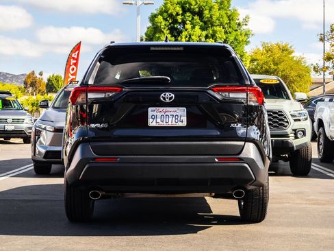 Used 2024 Toyota RAV4 XLE FWD image 8