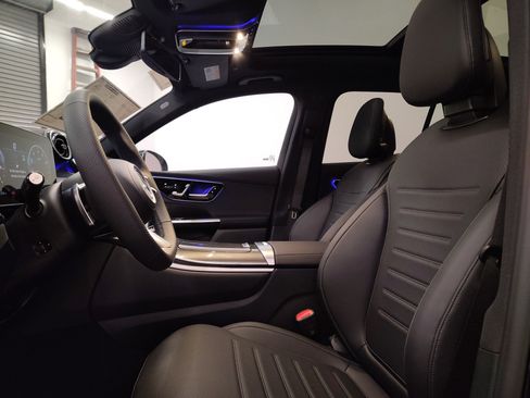 Used 2026 Mercedes-Benz GLC 300 image 5